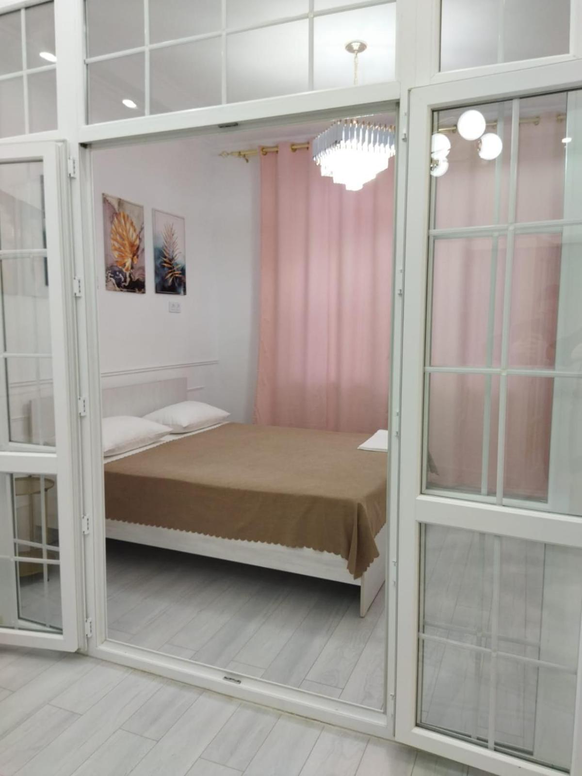 Sweet Home Актау Стая снимка